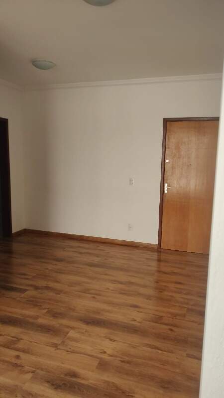 Apartamento à venda com 2 quartos, 73m² - Foto 2