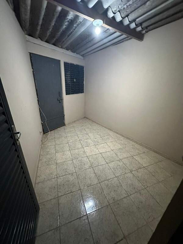 Casa à venda com 3 quartos, 100m² - Foto 3