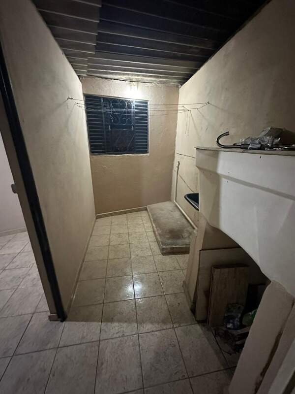 Casa à venda com 3 quartos, 100m² - Foto 4