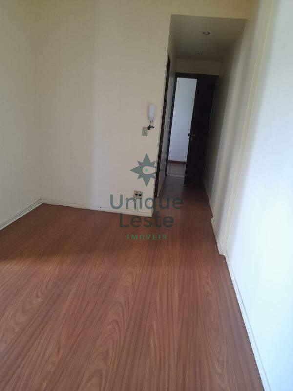 Apartamento à venda com 2 quartos, 67m² - Foto 4