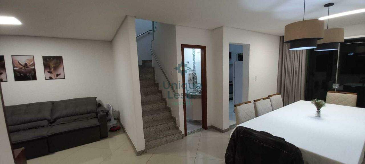 Casa à venda com 3 quartos, 156m² - Foto 4