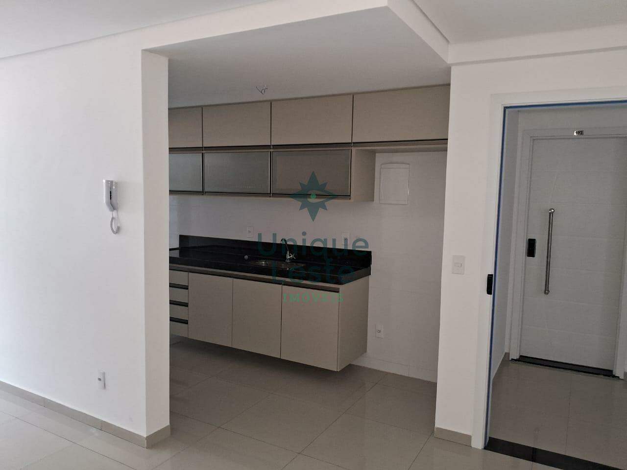 Apartamento à venda com 3 quartos, 96m² - Foto 4