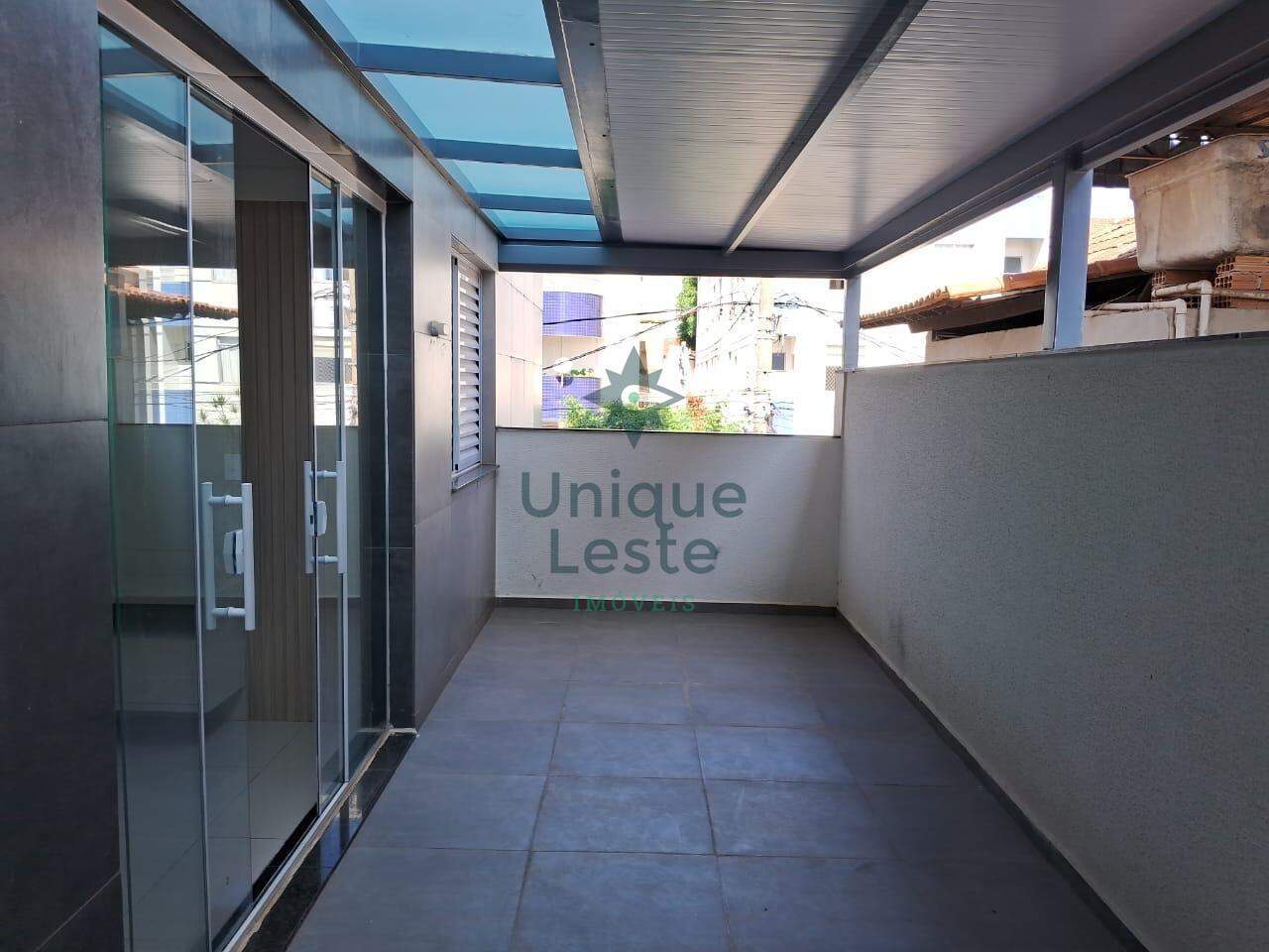 Apartamento à venda com 3 quartos, 96m² - Foto 1