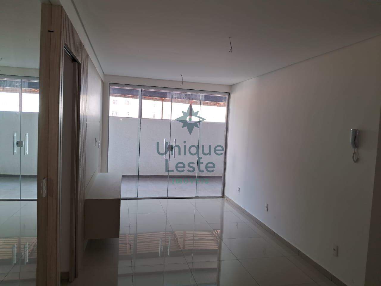 Apartamento à venda com 3 quartos, 96m² - Foto 3