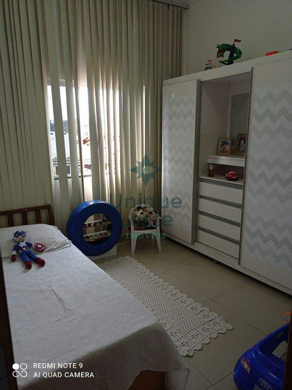 Casa à venda com 3 quartos, 200m² - Foto 11