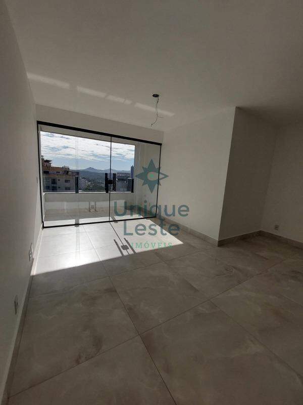 Apartamento à venda com 3 quartos, 77m² - Foto 2