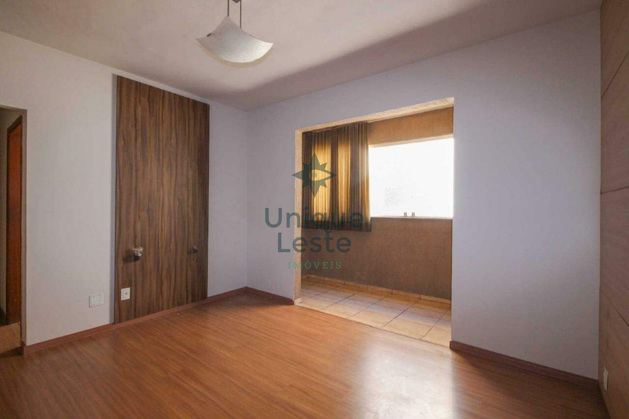 Apartamento à venda com 3 quartos, 60m² - Foto 1