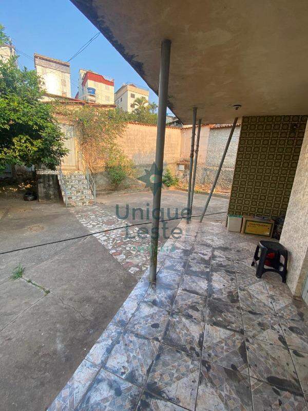 Casa à venda com 2 quartos, 360m² - Foto 21