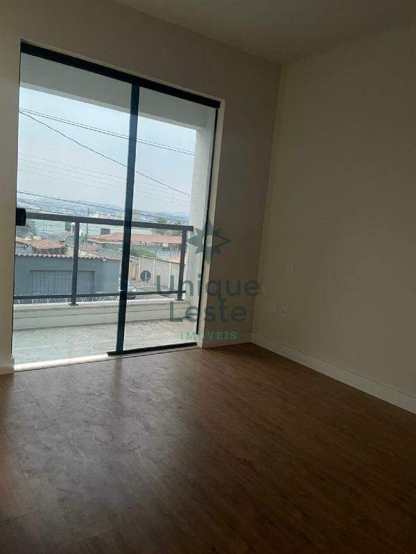 Casa à venda com 3 quartos, 95m² - Foto 2