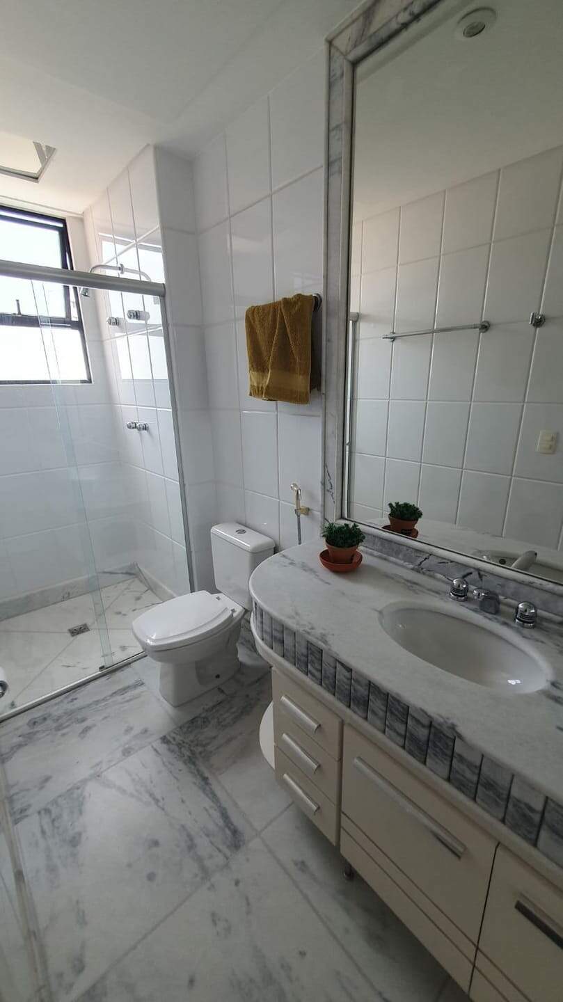 Apartamento à venda com 4 quartos, 216m² - Foto 19