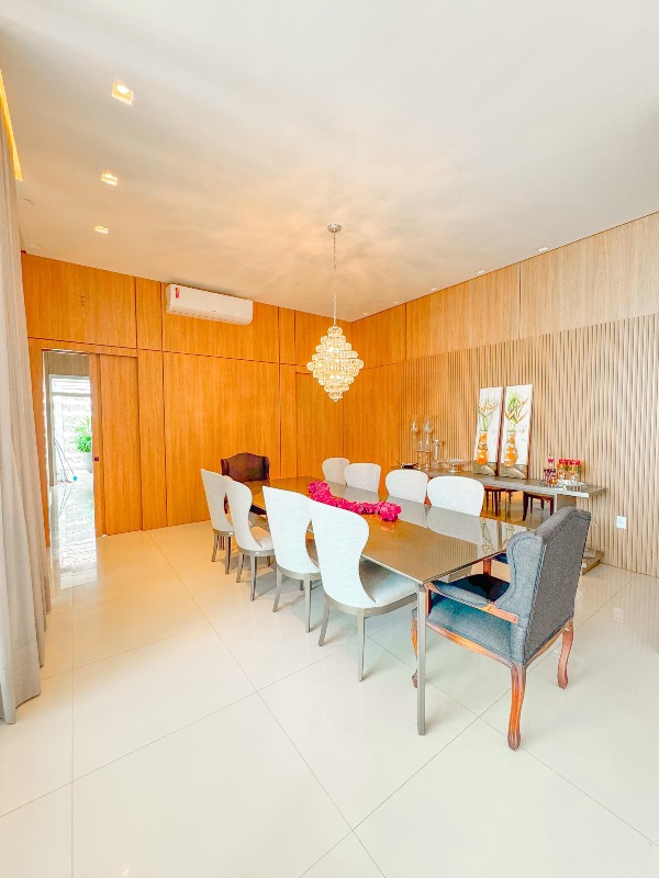 Casa em Condomínio à venda no Centro: 