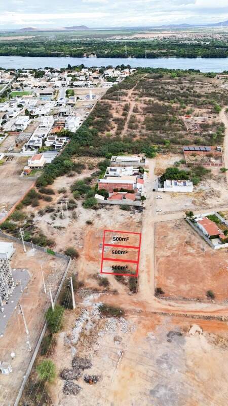 Terreno à venda no Loteamento Monte Carmelo: 