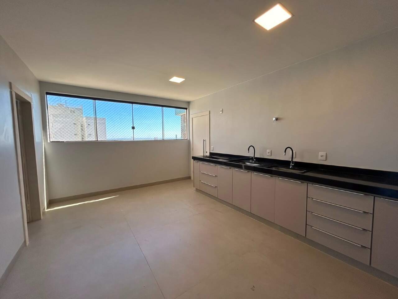Apartamento para aluguel no Plano Diretor Sul: 