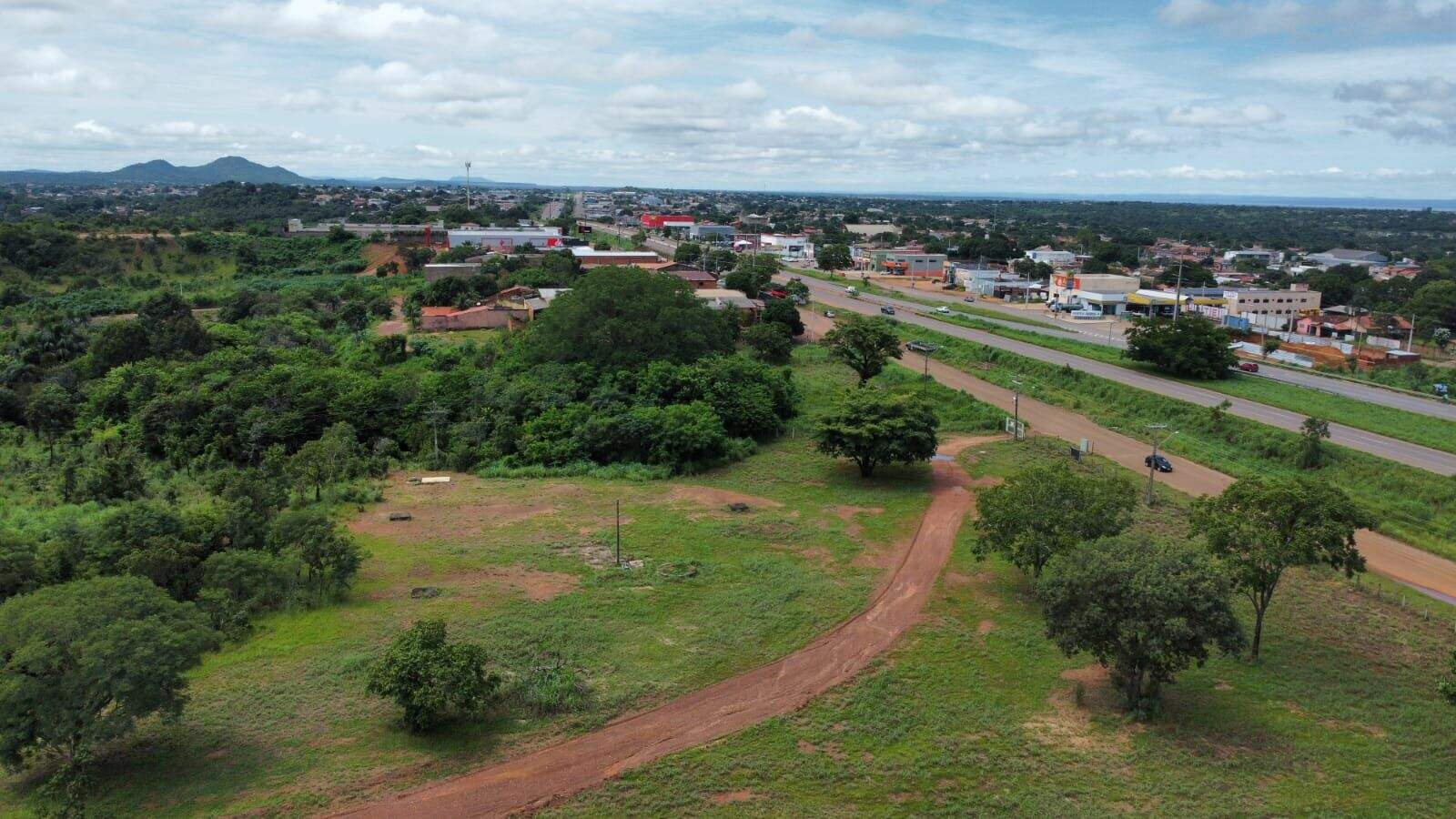 Área à venda no Centro (Taquaralto): 