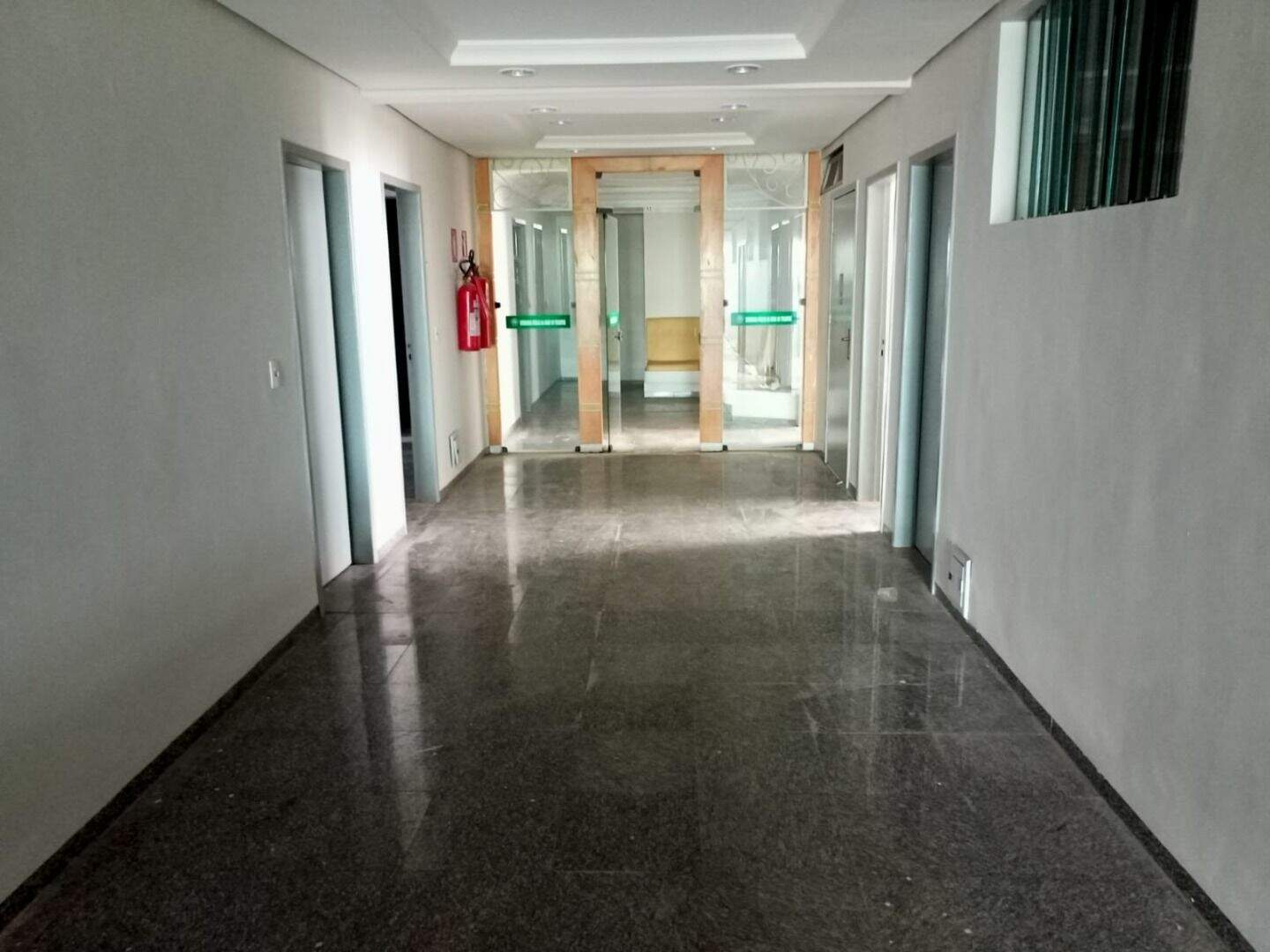 Sala para aluguel no Plano Diretor Sul: 