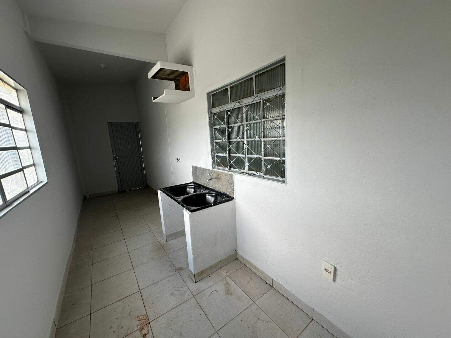 Sala para aluguel no Plano Diretor Sul: 