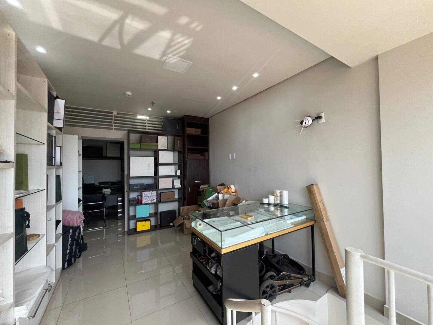 Sala à venda no Plano Diretor Norte: 