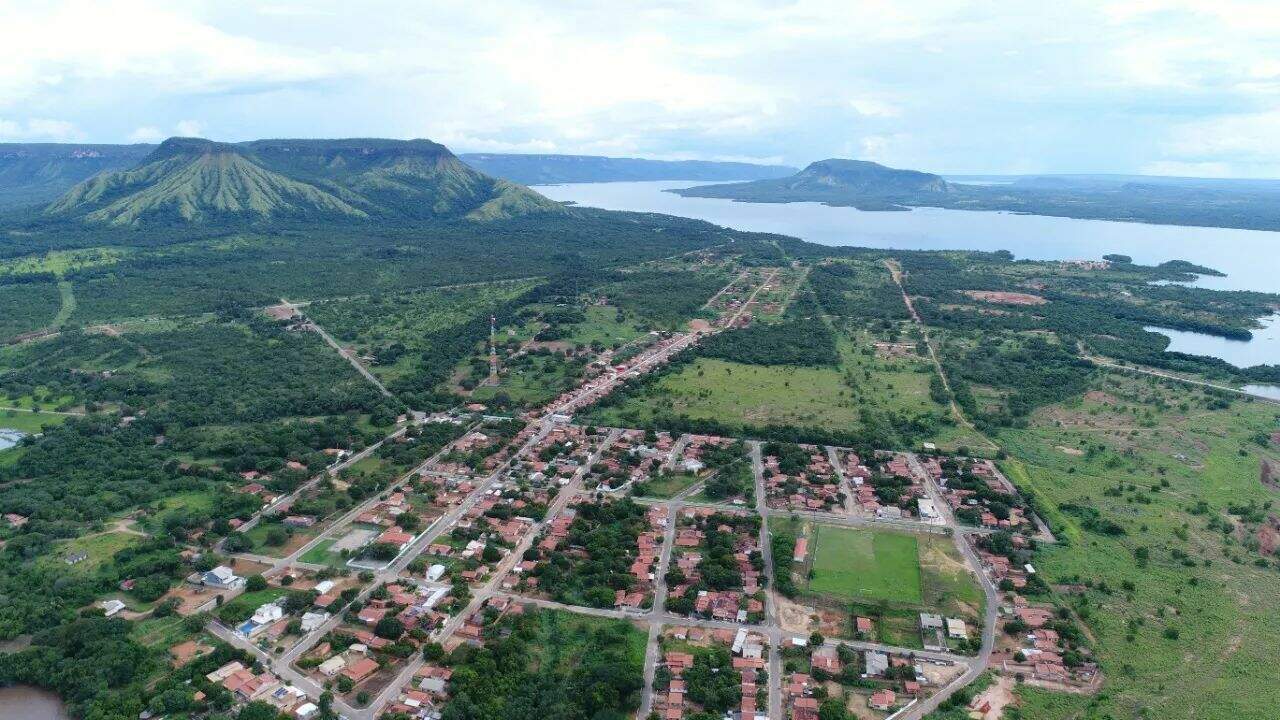 Terreno à venda no Zona Rural: 
