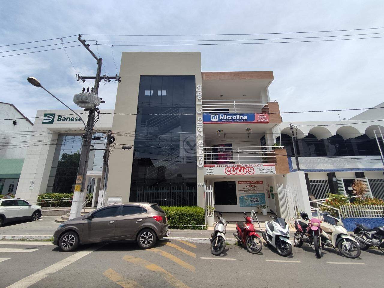 Prédio comercial com 03 pavimentos no centro de Estância-SE
