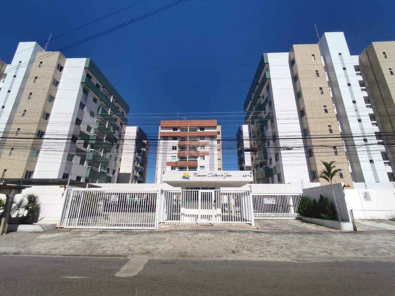 Apartamento Semi-Mobiliado de 3 Quartos com Suíte no Cobiçado Coroa do Meio – Viva com Clube Completo!
