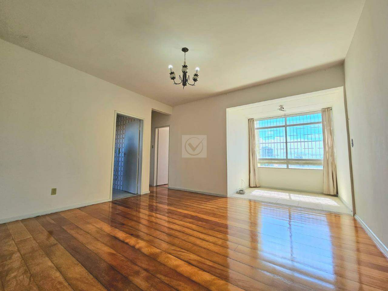 Oportunidade imperdível no Edifício Bretagne - Foto 2