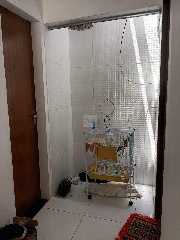 Oportunidade de Investimento: Área com 4 Quitinetes e Projeto para Construção na Parte Superior - Foto 6