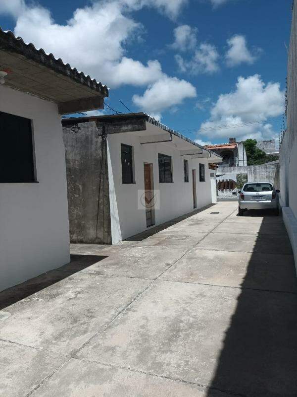 Oportunidade de Investimento: Área com 4 Quitinetes e Projeto para Construção na Parte Superior - Foto 4