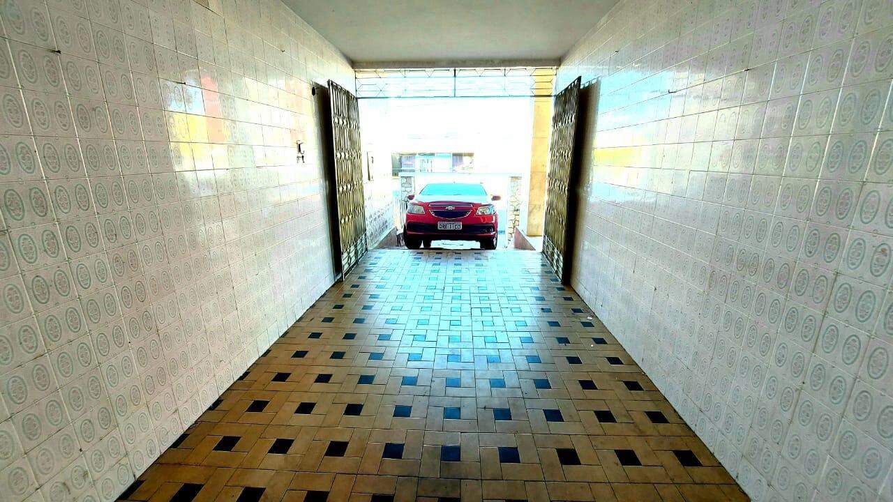 Oportunidade Imperdível: Casa na Av. Hermes Fontes. Localização Estratégica - Foto 7