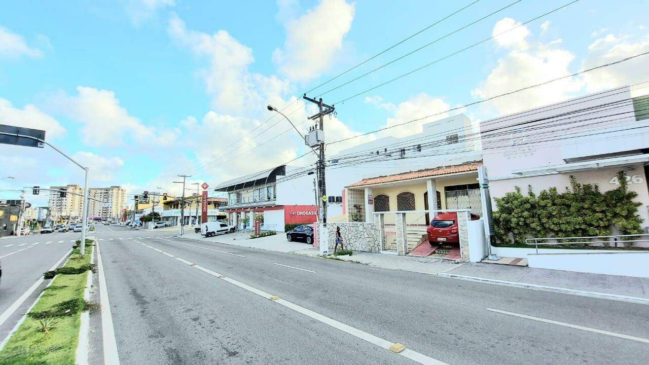 Oportunidade Imperdível: Casa na Av. Hermes Fontes. Localização Estratégica - Foto 3