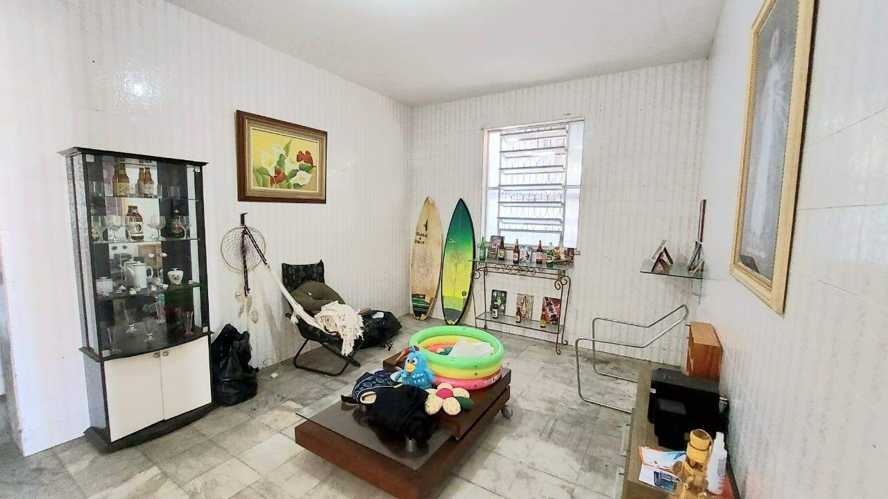 Oportunidade Imperdível: Casa na Av. Hermes Fontes. Localização Estratégica - Foto 5