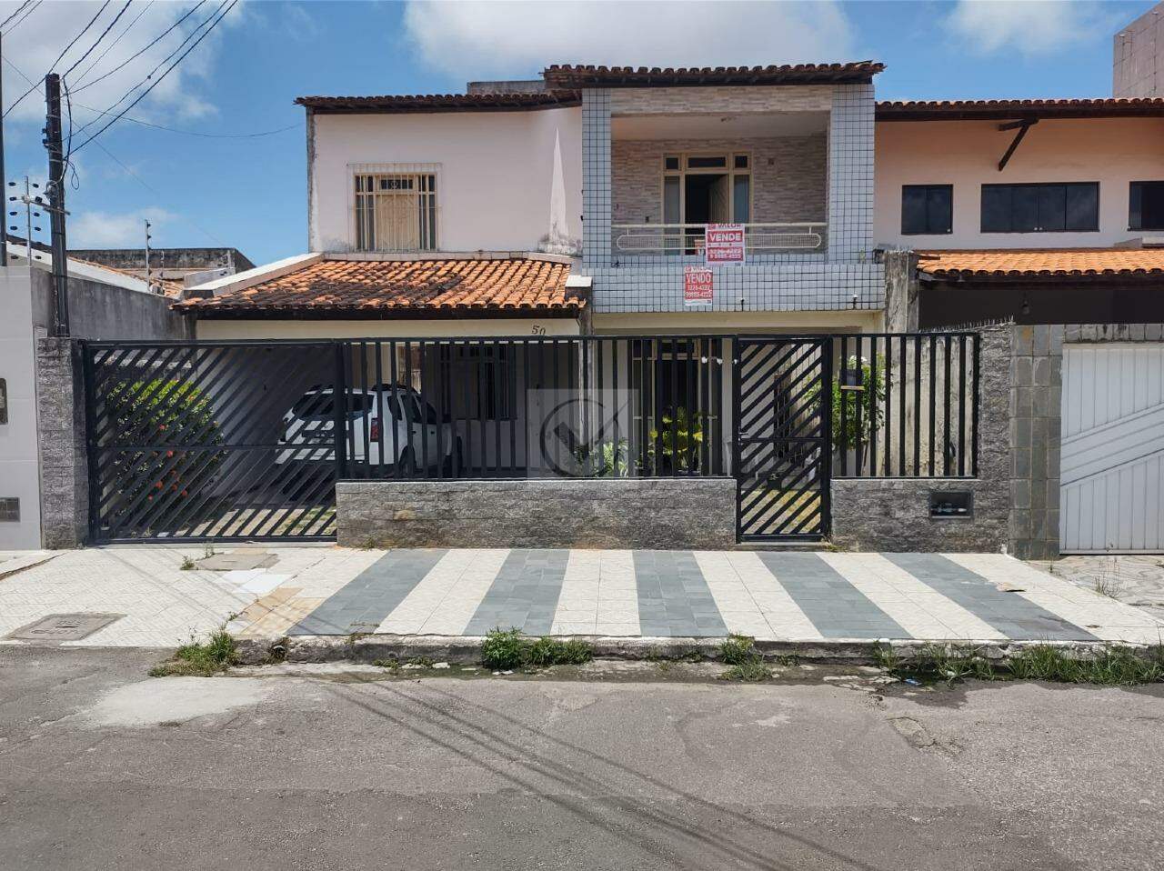 Viva com Espaço e Conforto no Sol Nascente: Casa de 2 Pavimentos com 5 Quartos!