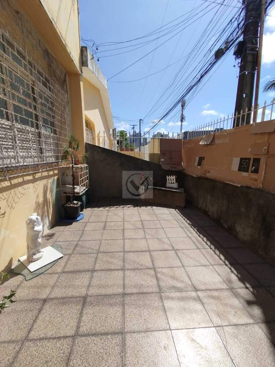 Versatilidade e Espaço no Coração da 13 de Julho: Casa com 4 Quartos e Quintal Amplo! - Foto 7