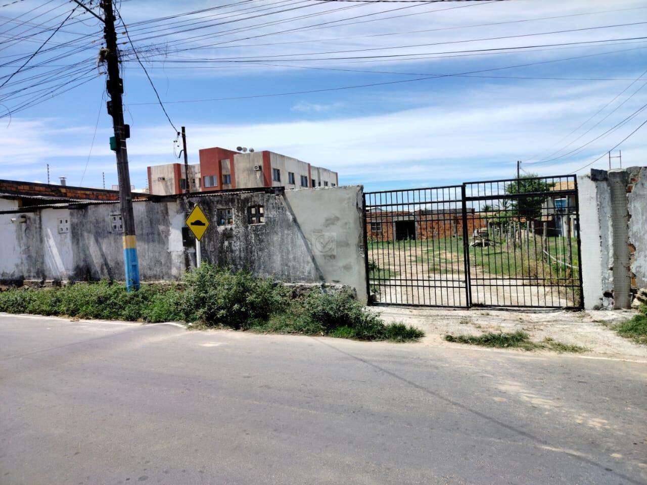 TERRENO DE 606,79 m² NA BARRA DOS COQUEIROS