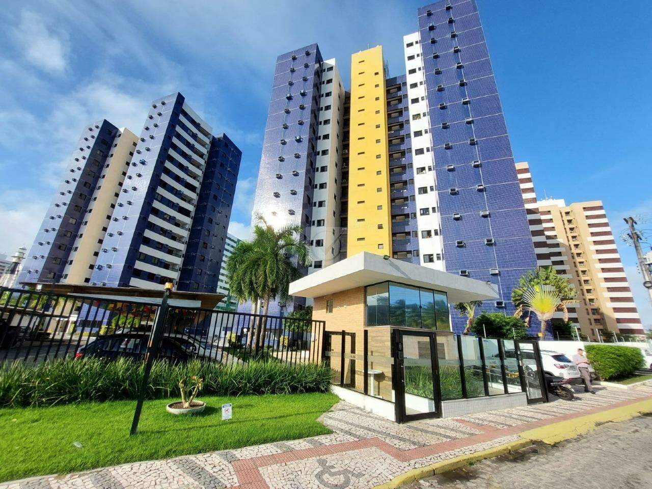 VENDA - Apartamento no Condomínio Via Farol com 3 quartos sendo 1 suíte e 2 vagas de garagem