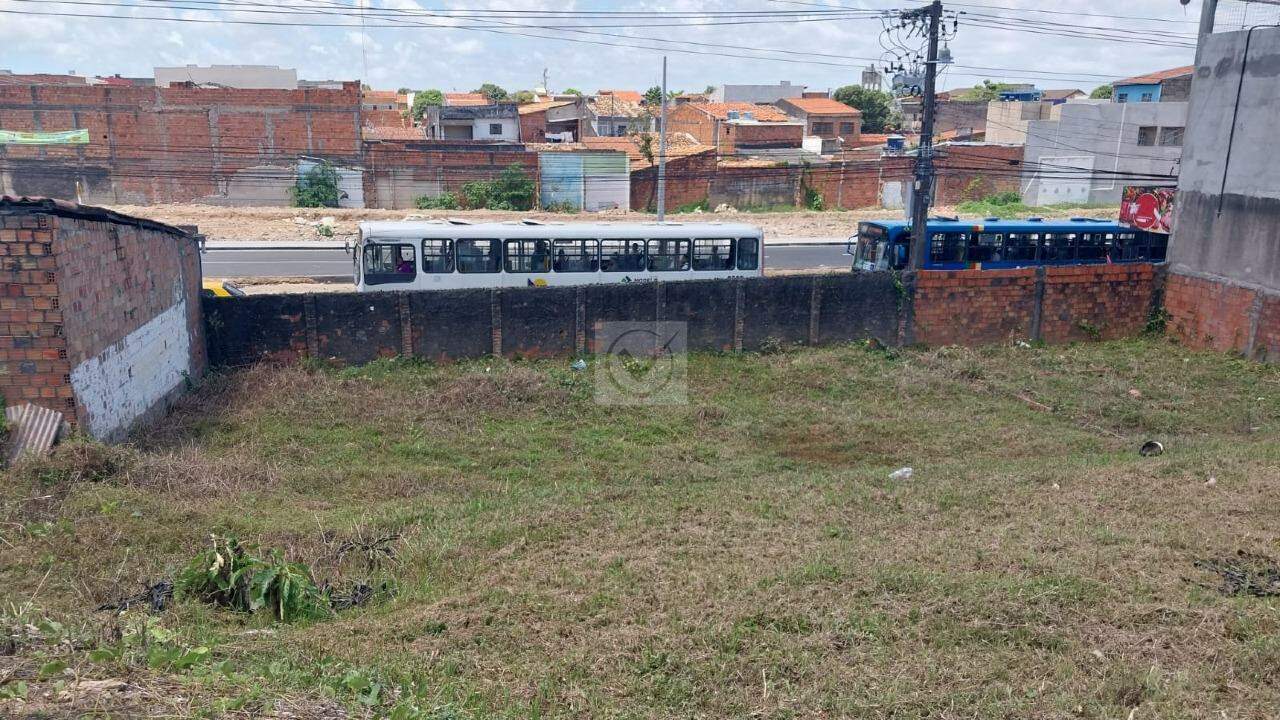 Venda - Área Excepcional para Investimento no Dom Luciano: 15 Edificações e Alto Potencial de Renda