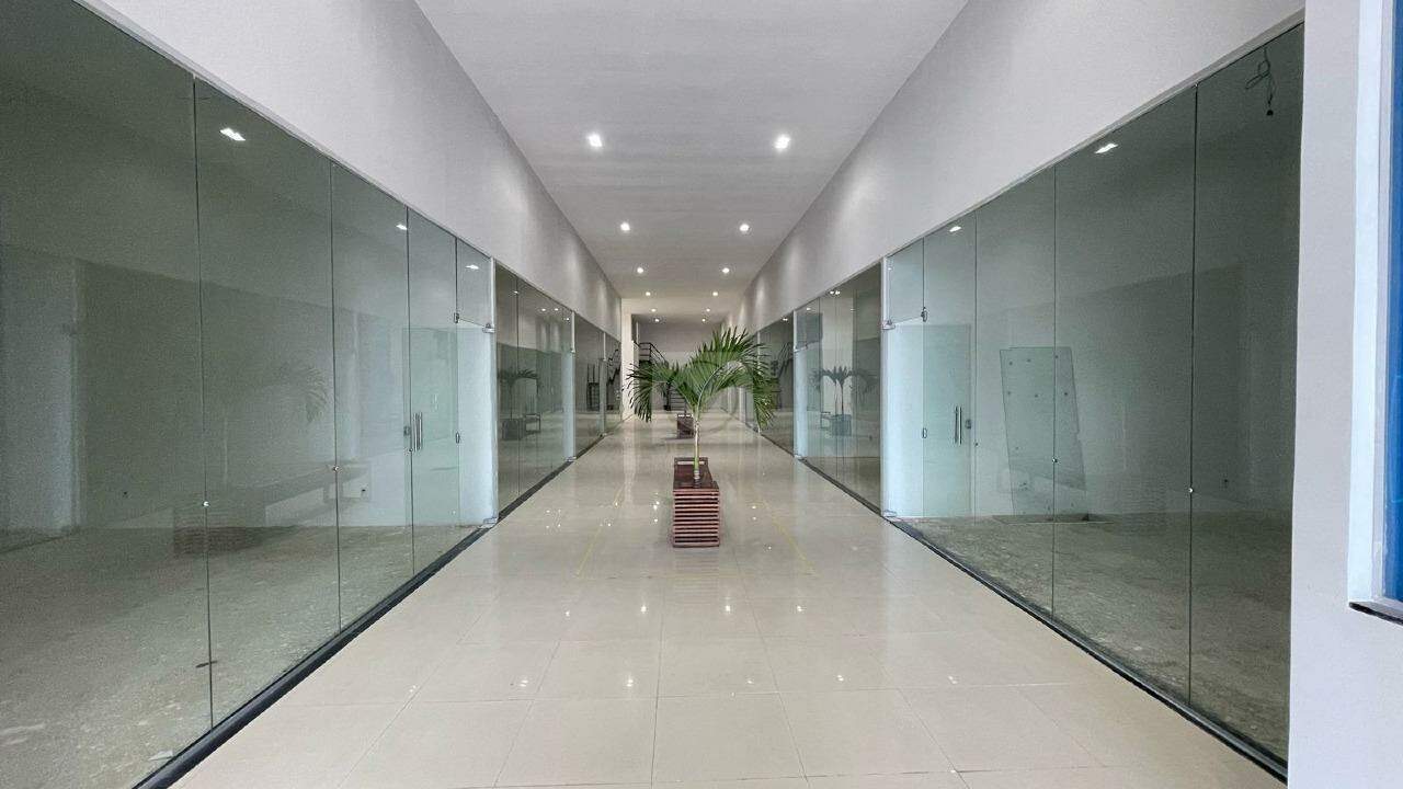 Loja para locação na Av Tancredo Neves - Foto 5