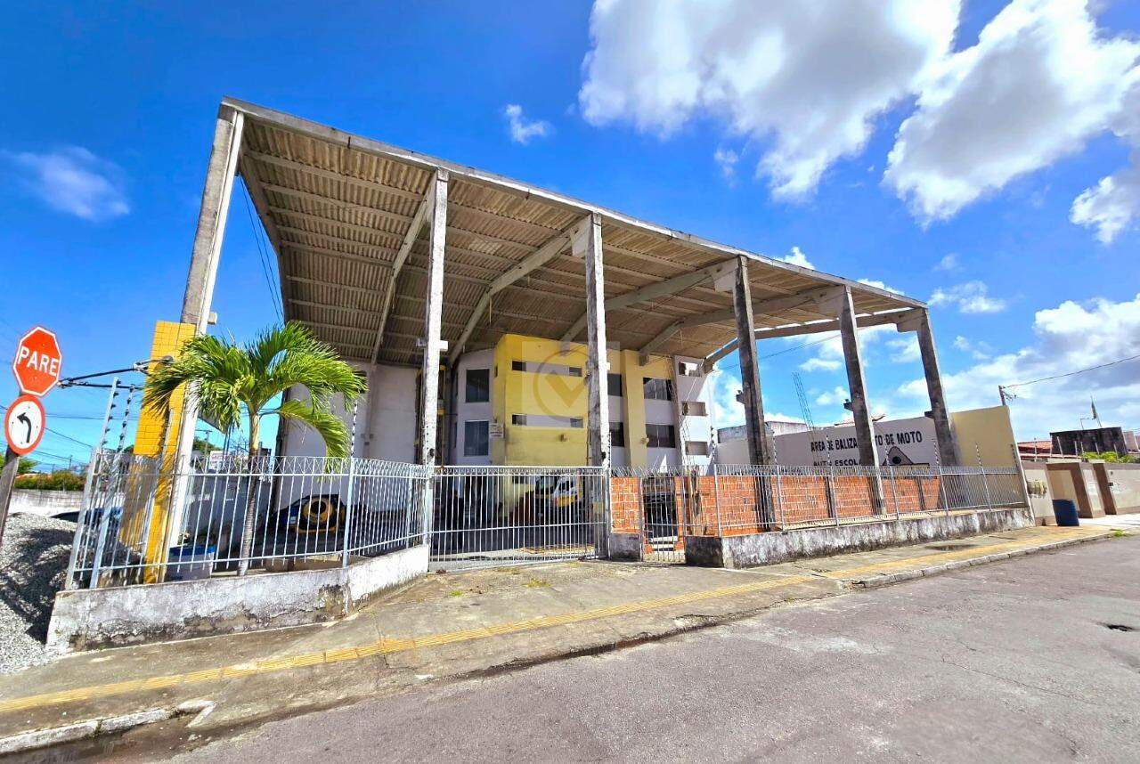 Prédio comercial para aluguel no Bairro Jabotiana em Aracaju/SE