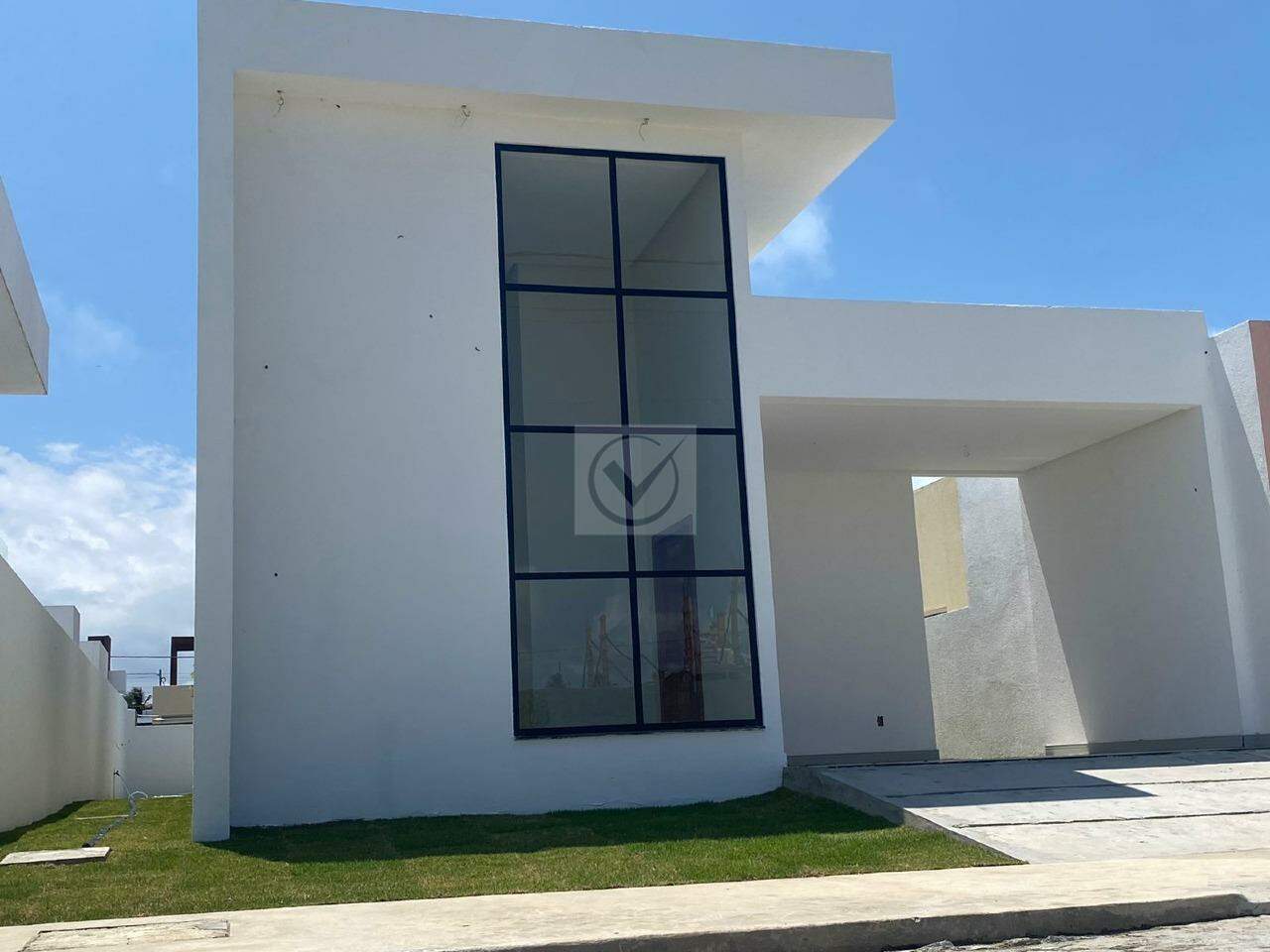 O Paraíso à Beira-Mar: Belíssima Casa Recém Construída no Condomínio Sol e Praia!