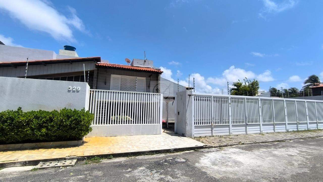 Aluguel de Casa Duplex em Residencial - 2 quartos 1 vaga - Atalaia