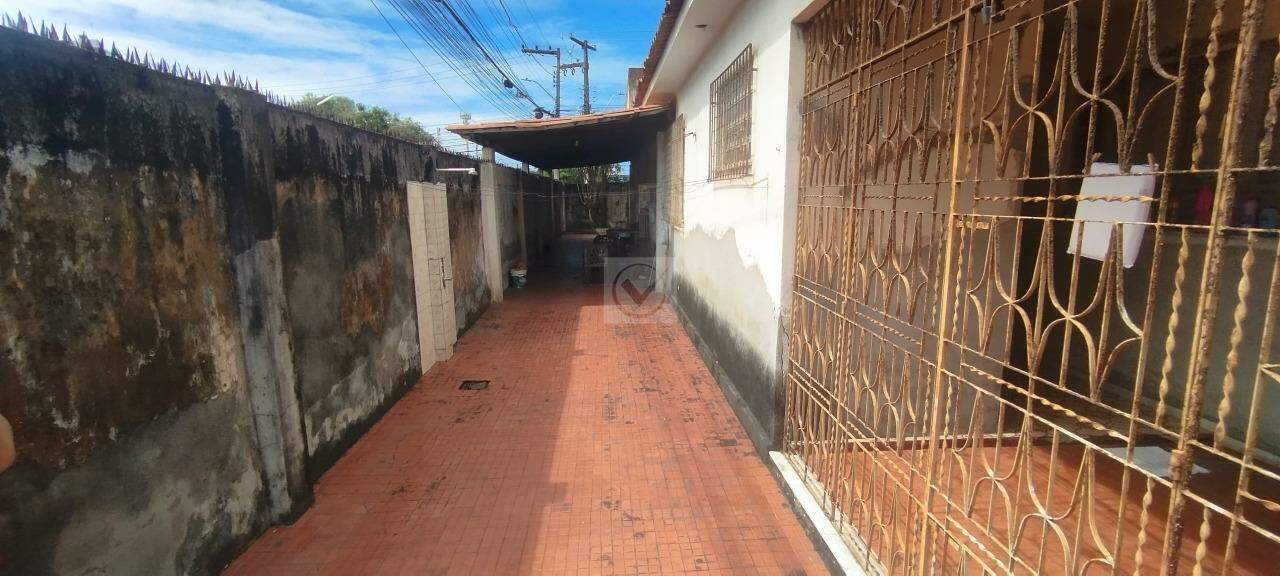 Venda - Casa à Venda no Bairro Grageru - Foto 7