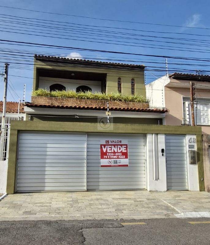 Venda - Casa Ampla e Versátil no Coração do Bairro Suíça! A 100m da Hermes Fontes!