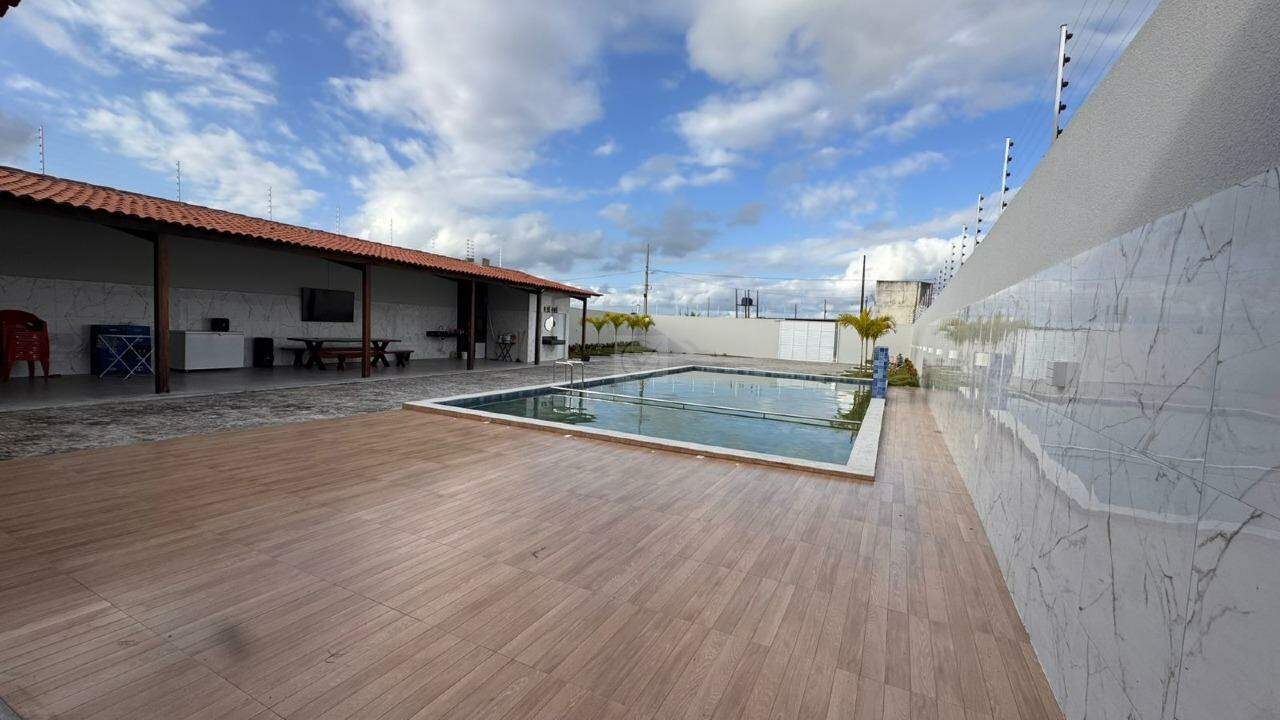 Casa Espetacular com Lazer Completo, Piscina e Vaga para 10 Carros!