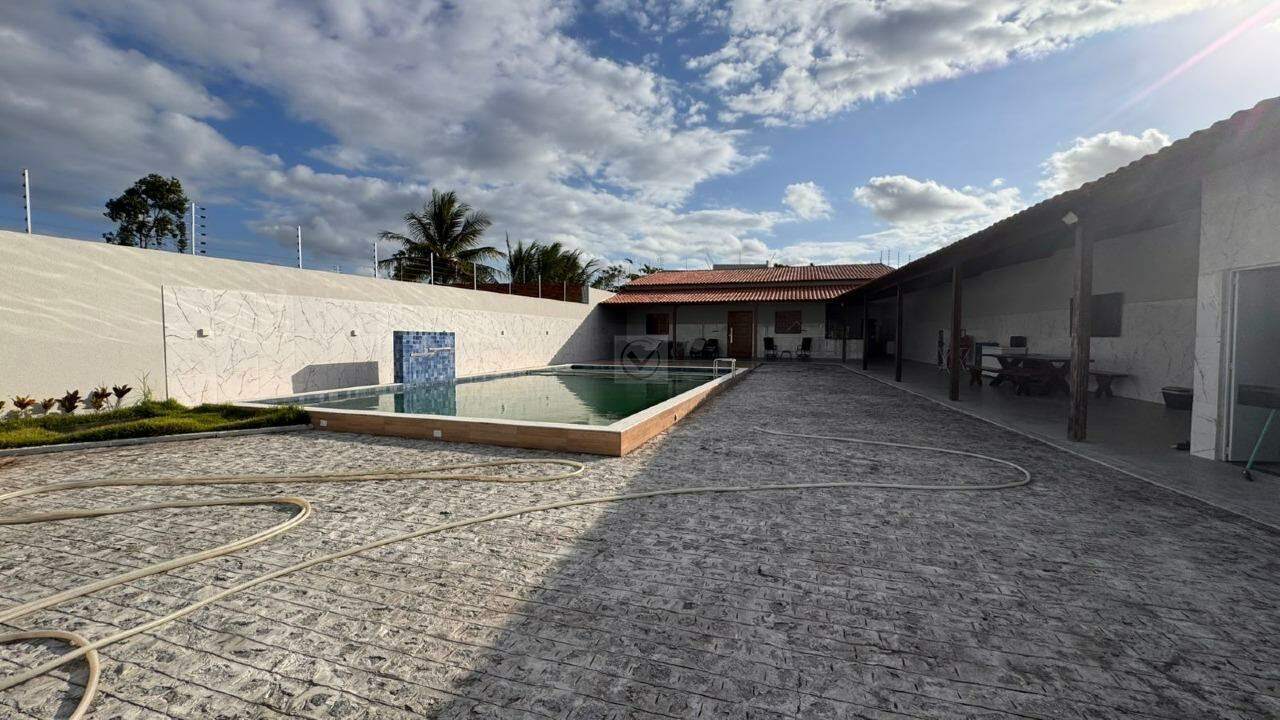 Casa Espetacular com Lazer Completo, Piscina e Vaga para 10 Carros! - Foto 2
