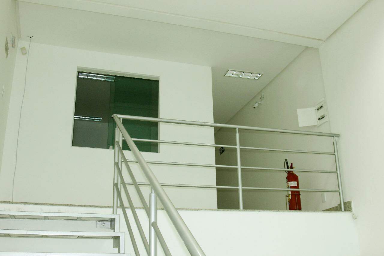VENDA: Prédio Comercial 2 Pavimentos – 6 Salas Prontas e Localização Prime Próximo à Praça Camerino. - Foto 4