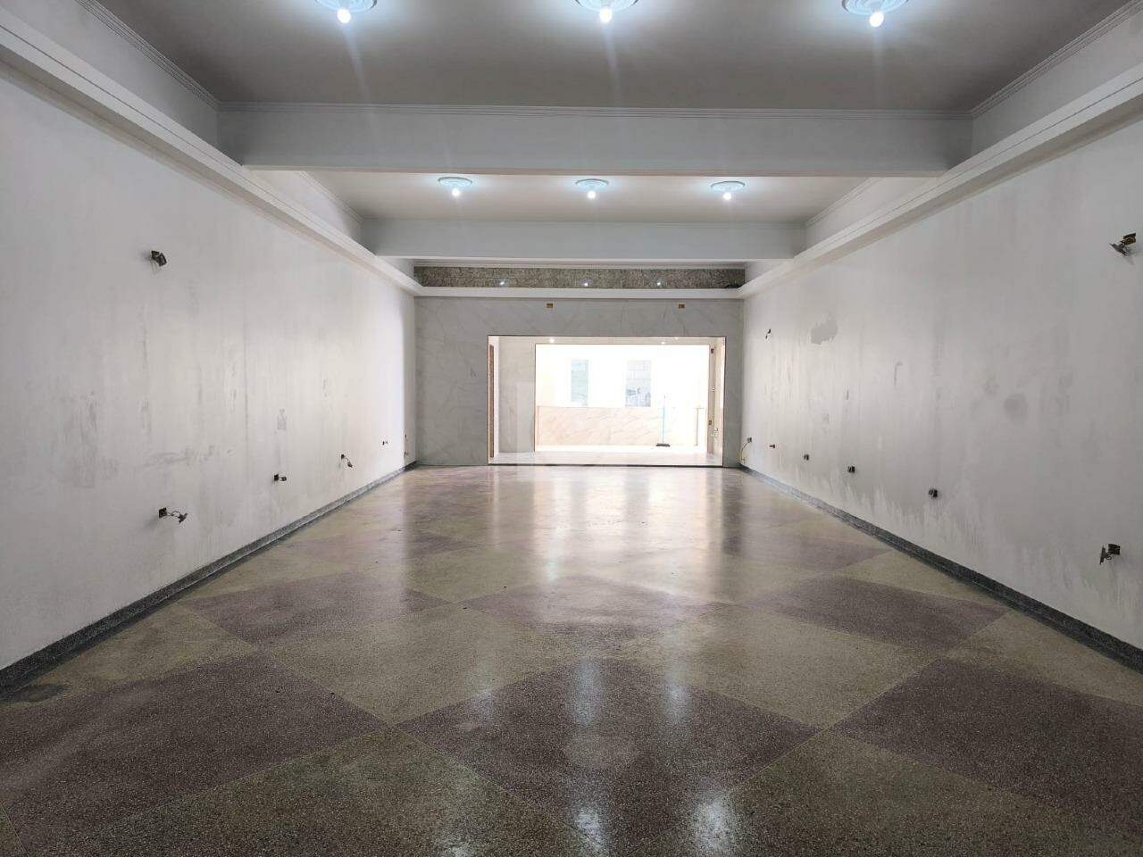 Oportunidade Única na Avenida: Ponto Comercial de Alto Padrão - Foto 3