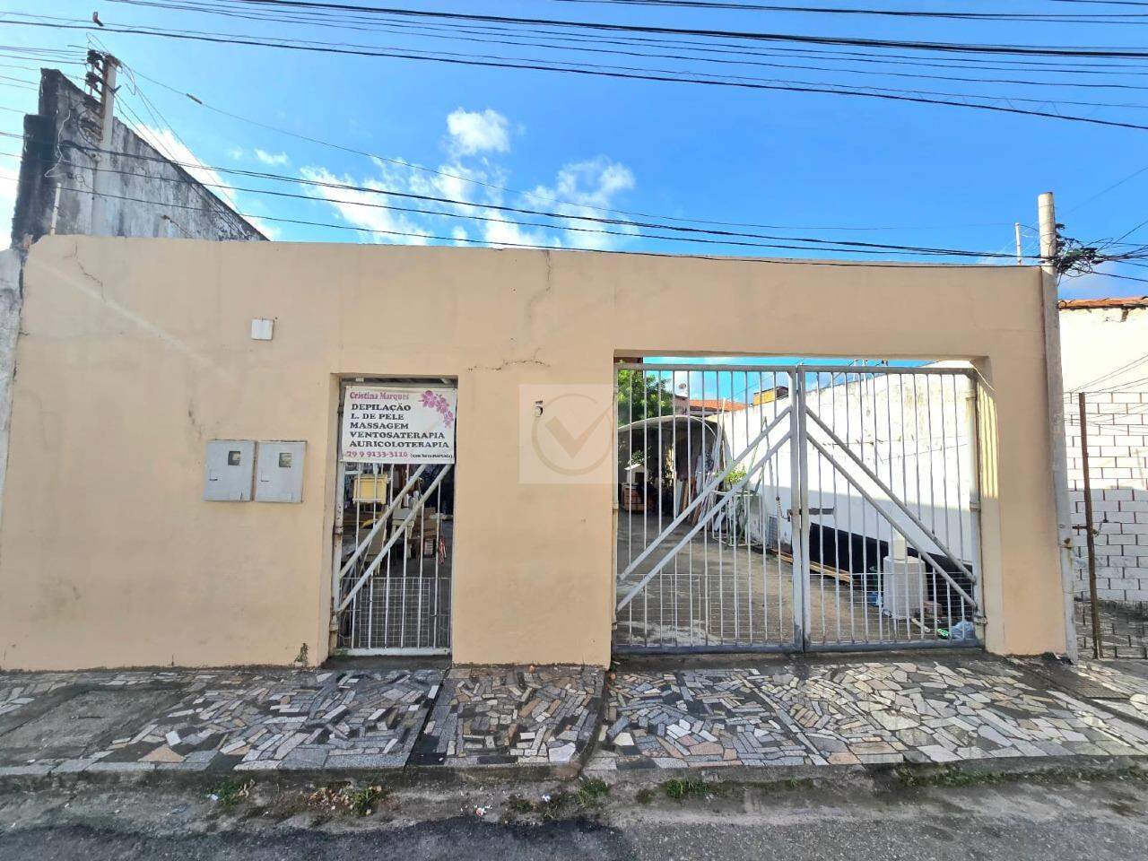 Casa à venda, 4 quartos, 1 suíte, 4 vagas, Treze de Julho - Aracaju/SE