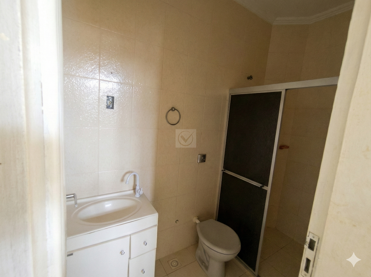 Casa Espaçosa de Esquina com 4 Quartos no Bairro Marianga! - Foto 5