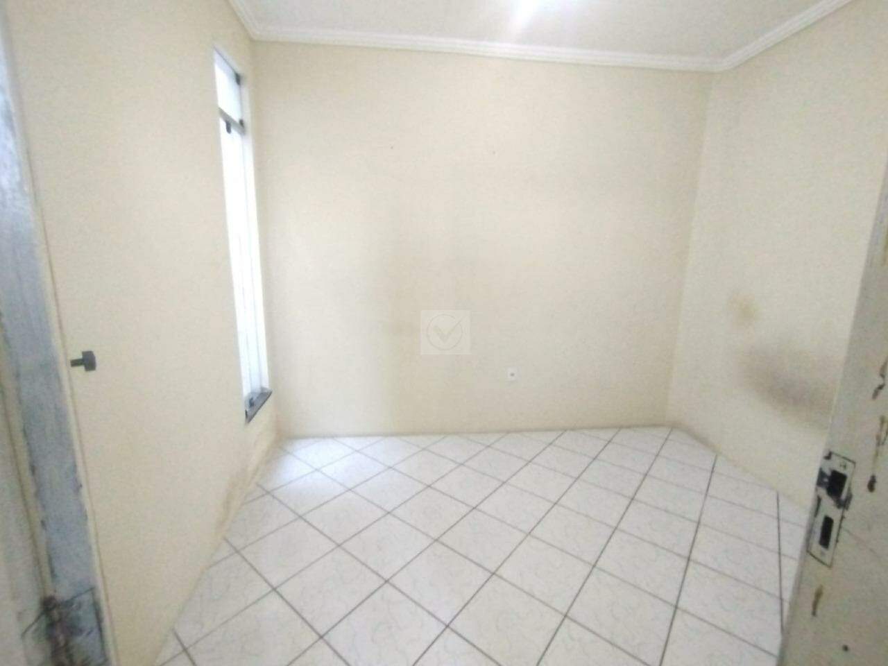 Casa Espaçosa de Esquina com 4 Quartos no Bairro Marianga! - Foto 8