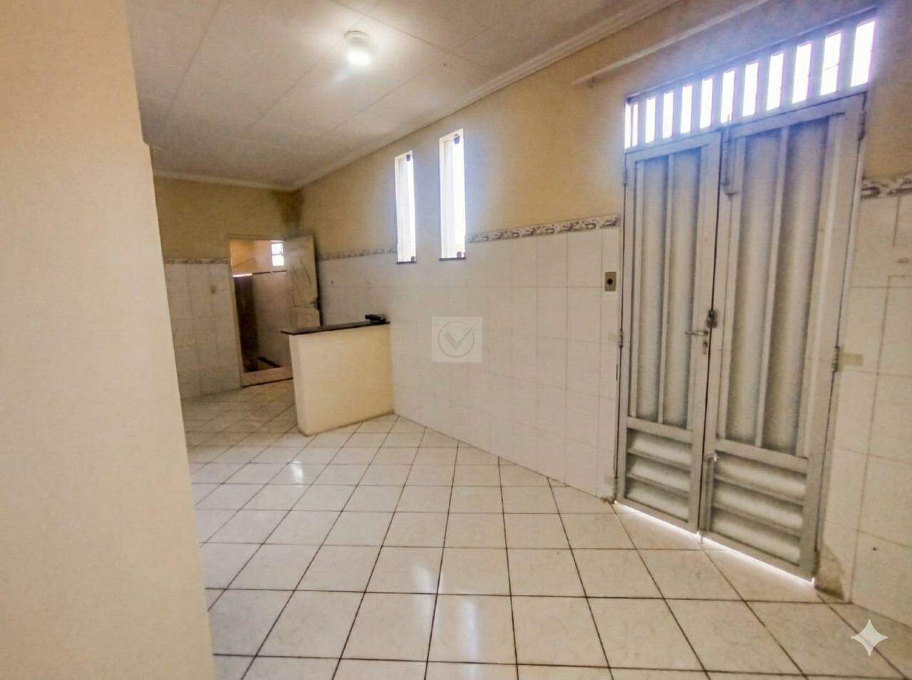 Casa Espaçosa de Esquina com 4 Quartos no Bairro Marianga! - Foto 7