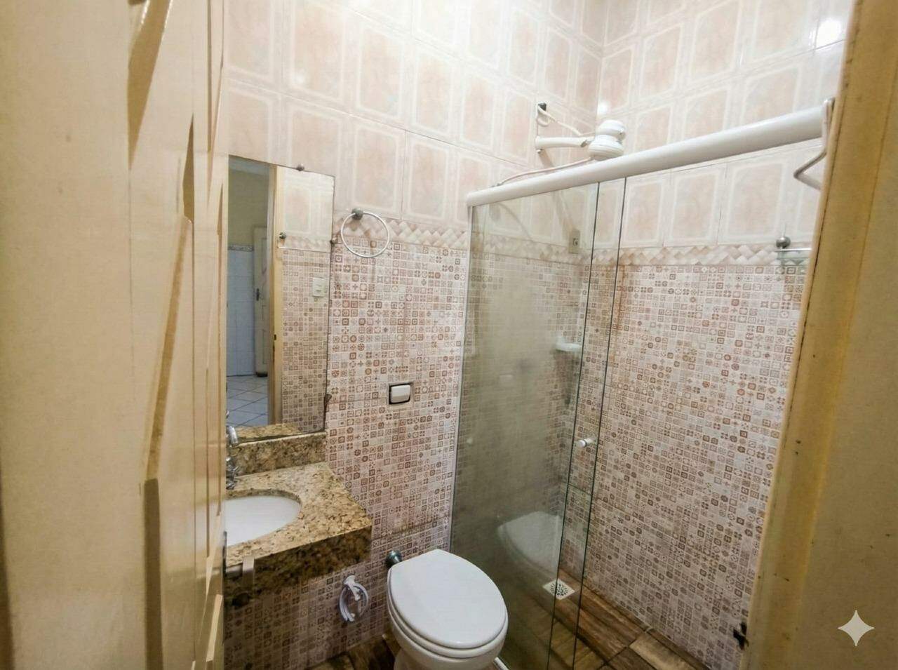 Casa Espaçosa de Esquina com 4 Quartos no Bairro Marianga! - Foto 11